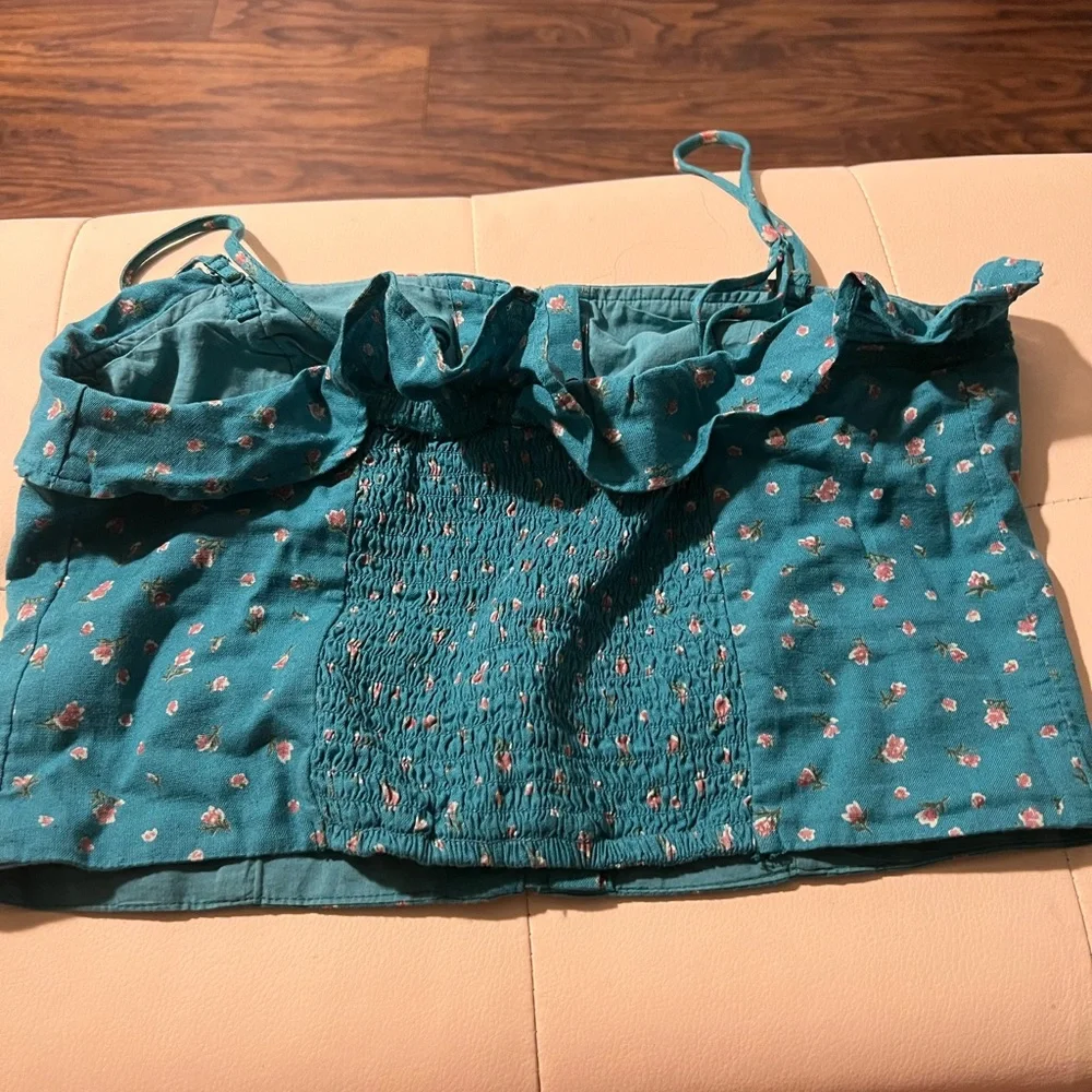 Top - Picture 2 of 2